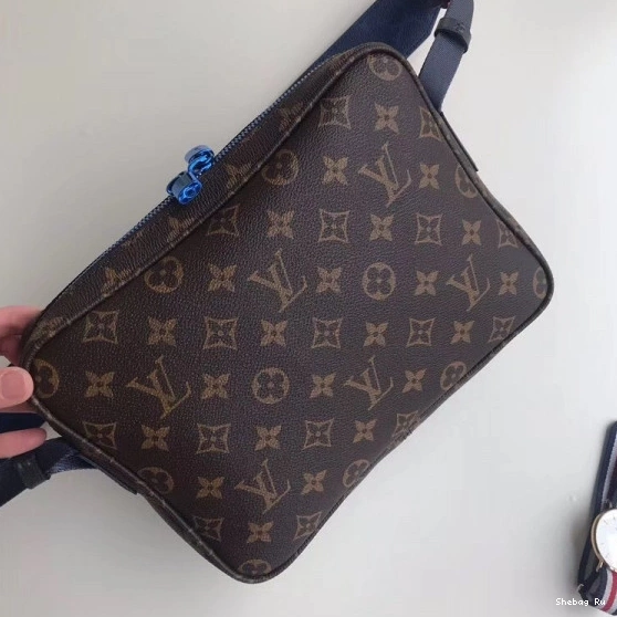 Vuitton Messenger Louis 0813